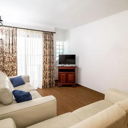 Rustic Old Town - T3 Apartment